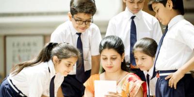 ঘাসফুল কবিতার ১টি বর্ণনামূলক প্রশ্ন ও উত্তর, ১ম পর্ব, পঞ্চম শ্রেণির বাংলা